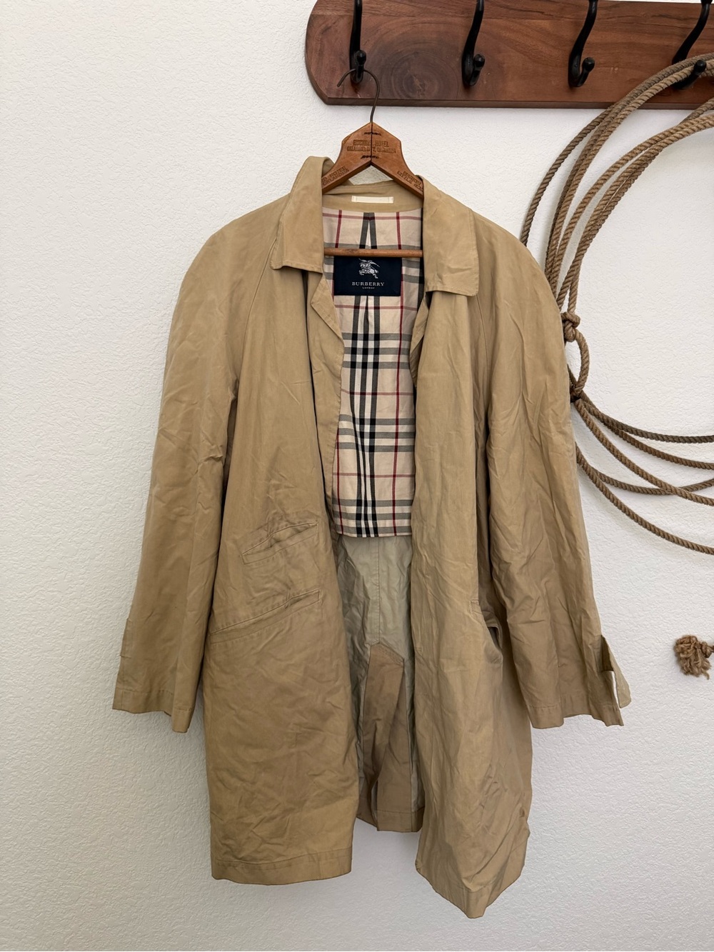 Burberry Tan Men’s Trench Coat with Signature Check Lining